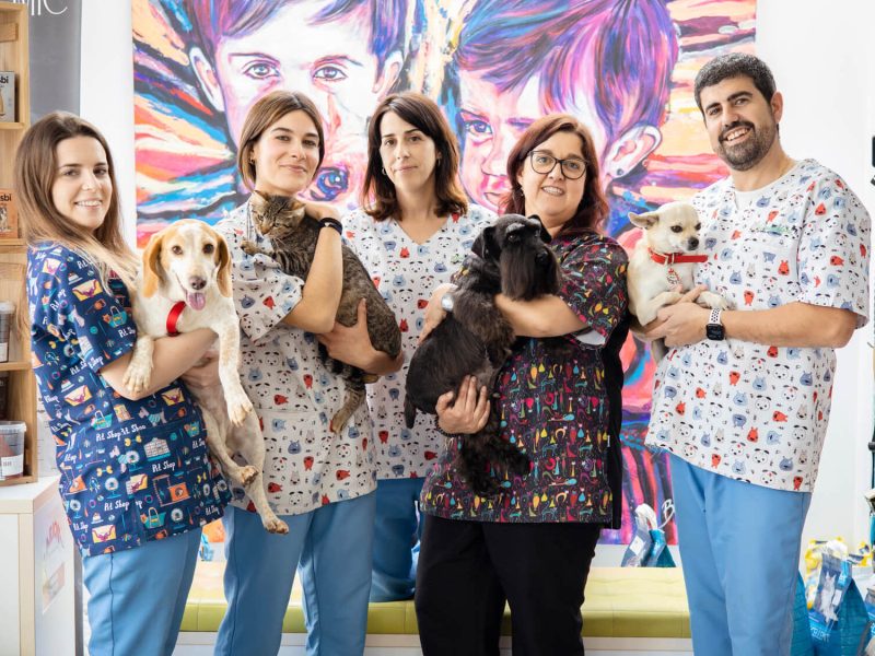 Animalons-ulldecona-equipo con-animales-clinica Animalons-ulldecona-equipo con-animales-clinica